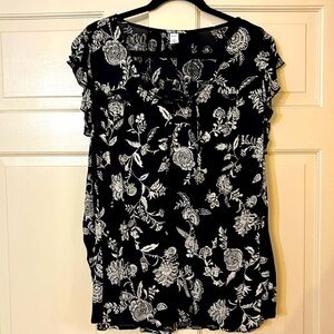 Old Navy, XXL, short sleeve black and white floral blouse